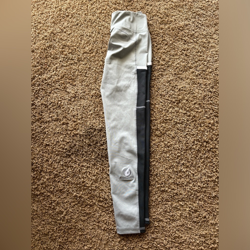 Leggings with pockets